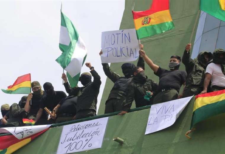 motn-policial-en-santa-cruz_1662280529_1140x520